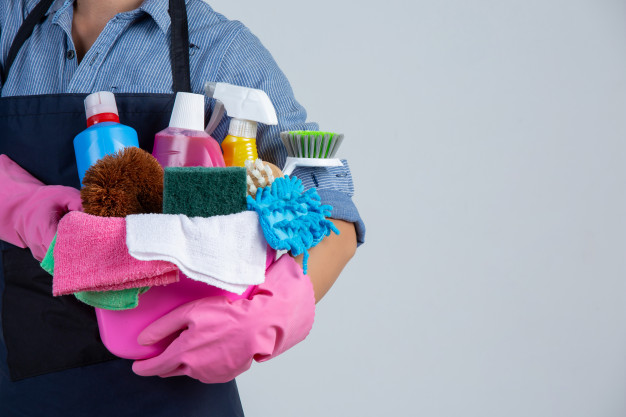 5 dicas básicas para contratar um empregado doméstico